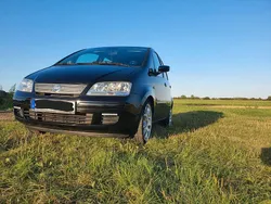 Schwarz Gebraucht 2006 Fiat Idea Van / Kleinbus | 1.800 € (Fairer Preis)