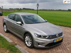 Grau Gebraucht 2016 VW Passat GTE Limousine | 10.889 € (Superpreis)