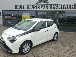 Solid white Gebraucht 2021 Toyota Aygo Kleinwagen | 8.950 € (Guter Preis)