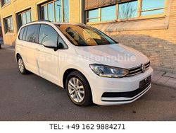 Weiß Gebraucht 2018 VW Touran Van / Kleinbus | 13.990 € (Superpreis)