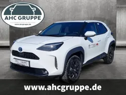Weiss Gebraucht 2025 Toyota Yaris Cross Connect Style SUV | 32.690 €