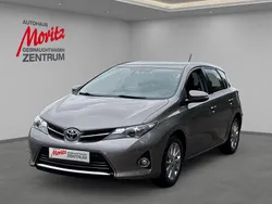 Beige Gebraucht 2013 Toyota Auris Executive Limousine | 8.880 € (Fairer Preis)