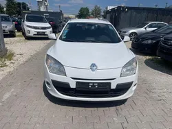 Weiß Gebraucht 2010 Renault Mégane GrandTour Expression Kombi | 2.290 €