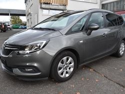 Grau Gebraucht 2016 Opel Zafira Edition Van / Kleinbus | 9.800 € (Guter Preis)