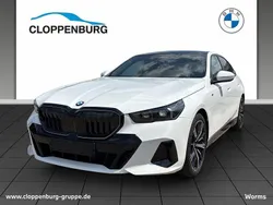 Alpinweiss iii Neu 2025 BMW 520 M Sport Limousine | 63.640 € (Guter Preis)