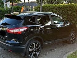 Schwarz Gebraucht 2015 Nissan Qashqai Tekna SUV | 13.000 € (Fairer Preis)