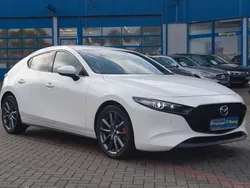 Weiß Gebraucht 2019 Mazda 3 Selection Limousine | 18.950 € (Fairer Preis)