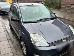 Grau Gebraucht 2005 Ford Fiesta Kleinwagen | 999 €