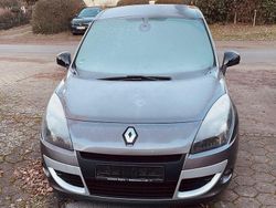 Grau Gebraucht 2011 Renault Scénic III Bose Edition Van / Kleinbus | 3.990 € (Fairer Preis)