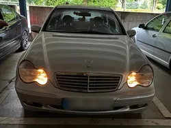Silber Gebraucht 2003 Mercedes C200 Limousine | 3.800 € (Fairer Preis)