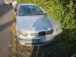 Silber Gebraucht 2002 BMW 318 Compact Kleinwagen | 1.100 € (Fairer Preis)