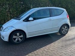 Weiß Gebraucht 2010 Mercedes A160 Kleinwagen | 5.500 € (Guter Preis)