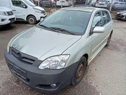 Silver metallic Gebraucht 2006 Toyota Corolla Kleinwagen | 1.500 € (Guter Preis)