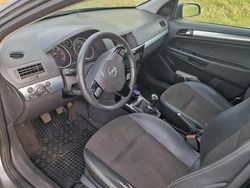 Grau Gebraucht 2009 Opel Astra Kombi | 999 € (Fairer Preis)