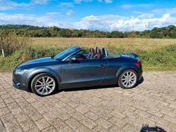 Grau Gebraucht 2010 Audi TT Cabrio | 7.800 €