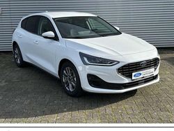 Weiß Neu 2025 Ford Focus Titanium Limousine | 26.890 € (Guter Preis)