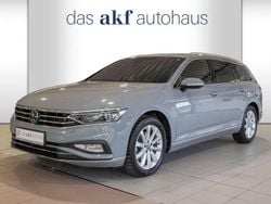 Mondsteingrau Gebraucht 2024 VW Passat Elegance Kombi | 32.950 € (Guter Preis)