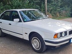 Weiß Gebraucht 1994 BMW 520 Limousine | 7.292 €