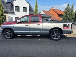 Schwarz Gebraucht 2005 Dodge Magnum Kombi | 13.000 €