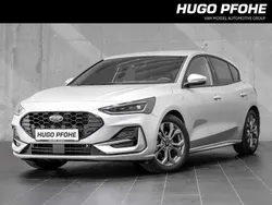Moondust silver metallic Gebraucht 2024 Ford Focus ST-Line X Limousine | 25.850 € (Guter Preis)
