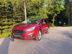 Rot Gebraucht 2017 Ford S-MAX Trend Van / Kleinbus | 14.200 € (Fairer Preis)