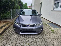 Grau Gebraucht 2012 Lexus CT200h Limousine | 12.490 €
