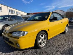 Gelb Gebraucht 1997 Renault Mégane Cabriolet Cabrio | 1.700 € (Etwas zu teuer)