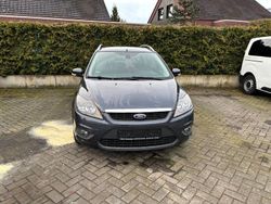 Grau Gebraucht 2010 Ford Focus Style Kombi | 1.490 €