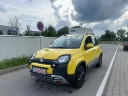 Gelb Gebraucht 2016 Fiat Panda Cross Cross Kleinwagen | 8.799 € (Etwas zu teuer)