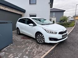 Weiß Gebraucht 2016 Kia Ceed 2 Kombi | 9.600 € (Guter Preis)