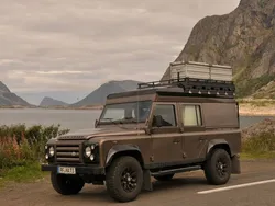 Braun Gebraucht 2013 Land Rover Defender SUV | 86.000 €