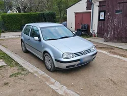 Silber Gebraucht 2002 VW Golf IV Kleinwagen | 800 € (Fairer Preis)