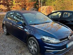 Blau Gebraucht 2017 VW Golf Limousine | 12.500 € (Fairer Preis)