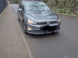 Grau Gebraucht 2019 VW Golf Sportsvan Join Van / Kleinbus | 10.900 € (Fairer Preis)