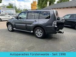 Grau Gebraucht 2016 Mitsubishi Pajero Top SUV | 26.850 € (Fairer Preis)