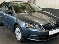Quarzgrau metallic Gebraucht 2019 Skoda Octavia Ambition Kombi | 13.990 € (Fairer Preis)