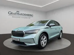 Arcticsilber metallic Gebraucht 2022 Skoda Enyaq iV SUV | 28.660 € (Fairer Preis)