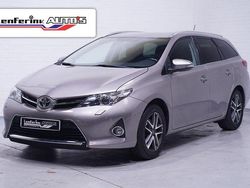 Grau Gebraucht 2015 Toyota Auris Edition Limousine | 14.400 € (Fairer Preis)