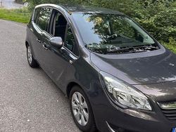 Grau Gebraucht 2015 Opel Meriva Style Van / Kleinbus | 4.200 € (Fairer Preis)