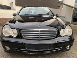 Schwarz Gebraucht 2004 Mercedes C220 Classic Kombi | 3.999 € (Teuer)