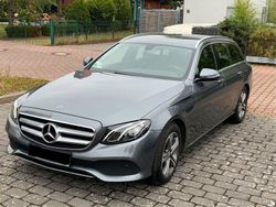 Grau Gebraucht 2018 Mercedes E220 Avantgarde Kombi | 20.499 € (Superpreis)