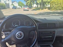 Grau Gebraucht 2001 VW Passat Highline Kombi | 1.040 € (Guter Preis)