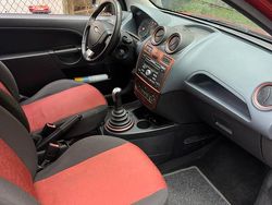 Rot Gebraucht 2009 Ford Fiesta Kombi | 1.100 € (Superpreis)