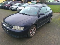 Blau Gebraucht 2003 Audi A3 Ambition Limousine | 950 € (Superpreis)
