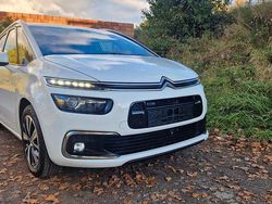 Weiß Gebraucht 2017 Citroën C4 Picasso PureTech Van / Kleinbus | 10.900 € (Fairer Preis)
