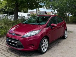 Rot Gebraucht 2009 Ford Fiesta Kleinwagen | 4.600 €