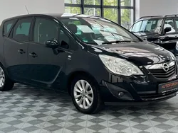 Schwarz Gebraucht 2013 Opel Meriva Active Van / Kleinbus | 7.999 €