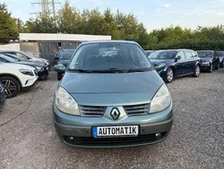 Grün Gebraucht 2005 Renault Scénic II Dynamique Van / Kleinbus | 2.499 € (Fairer Preis)