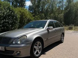 Silber Gebraucht 2005 Mercedes 220 Kombi | 3.500 € (Guter Preis)