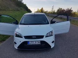Weiß Gebraucht 2007 Ford Focus ST Kleinwagen | 6.800 €
